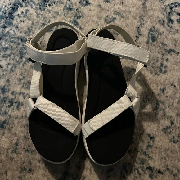 NWOT Teva Jadito Universal Platform Sandals - Picture 9 of 10